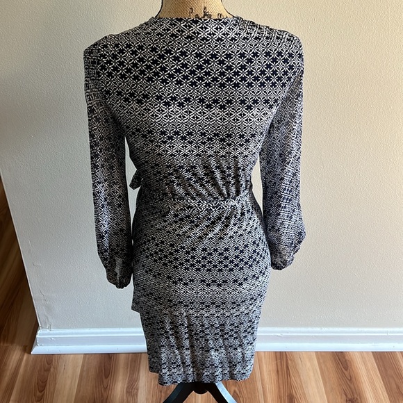 Diane Von Furstenberg Sigourney Wrap Dress Navy Floral - Picture 4 of 12